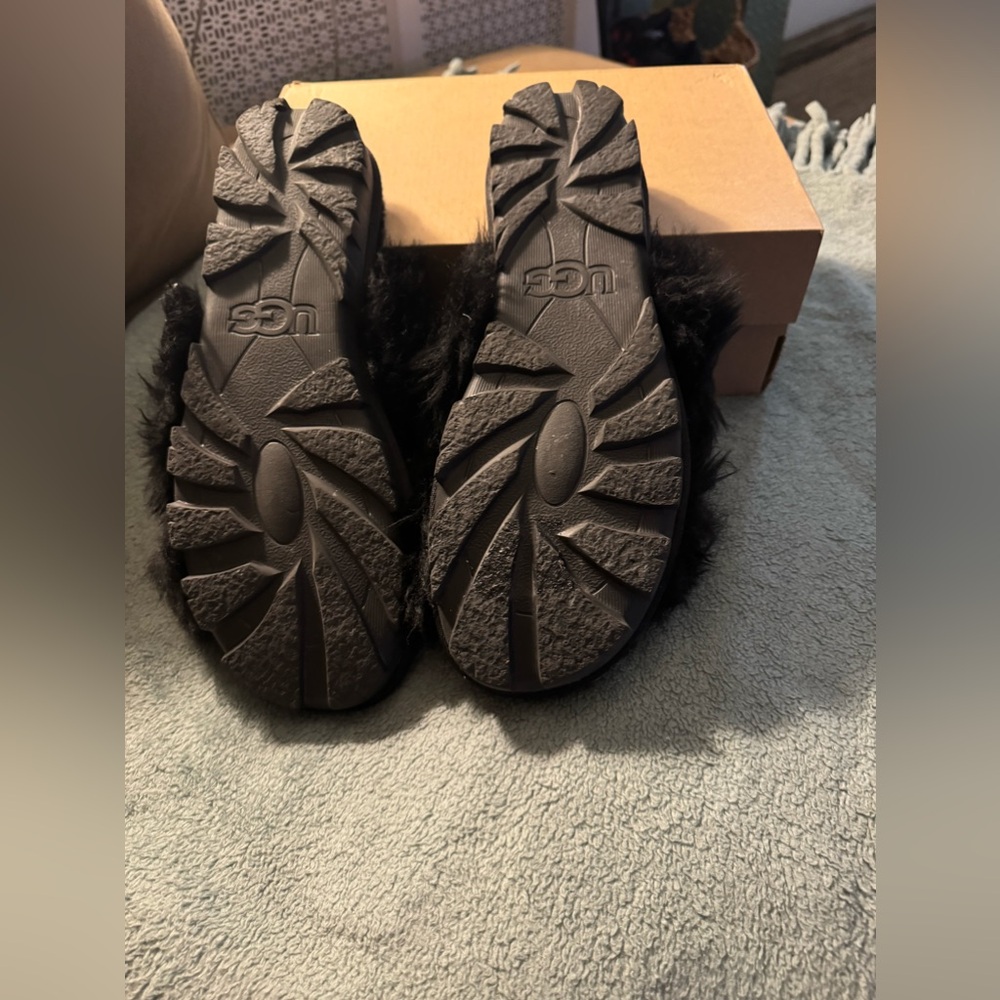 Good Condition Ugg Women black fur slippers with rubber sole size 12 - Picture 3 of 5
